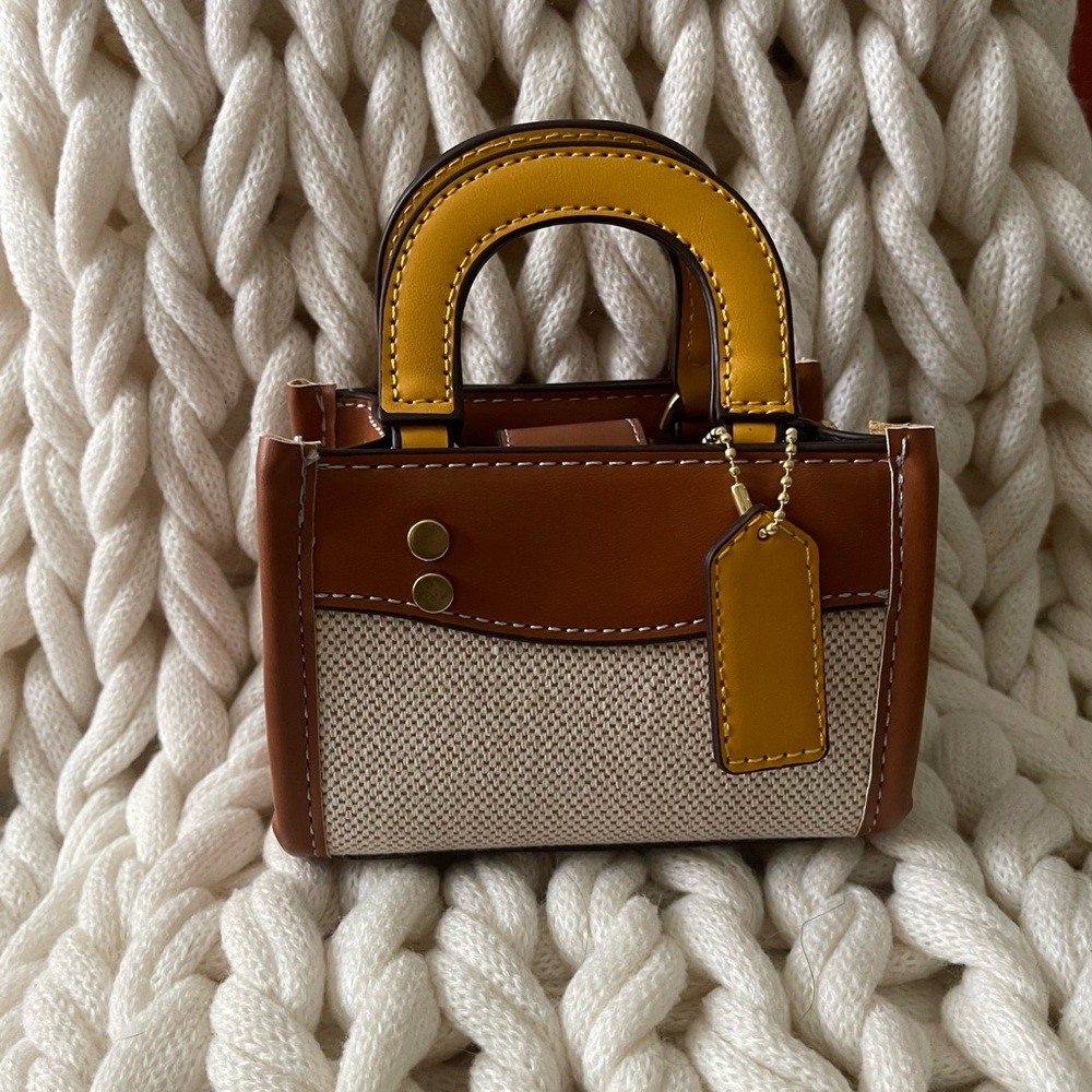 GORGEOUS Mini Bag Designer Fashion Look without the Price! NWOT Hang tag.